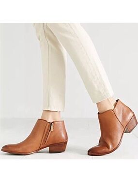 Sam Edelman Petty Cognac Booties 6.5 Wide
